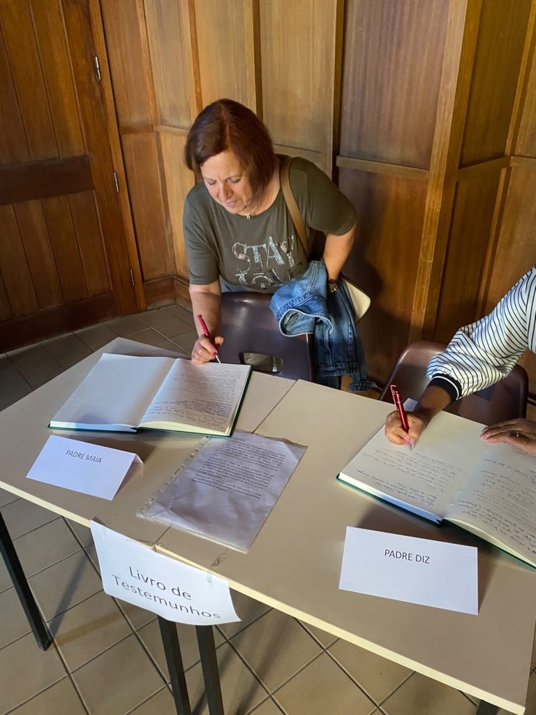 Paróquia disponibiliza livros de honra para mensagens ao Padre Maia e ao Padre Diz