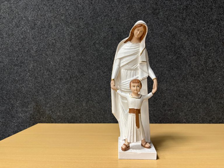 Réplica de Nossa Senhora da Areosa disponível por encomenda